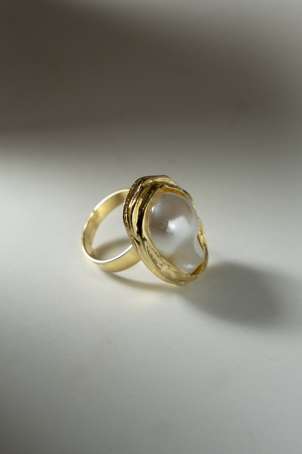 BAROQUE PEARL RING