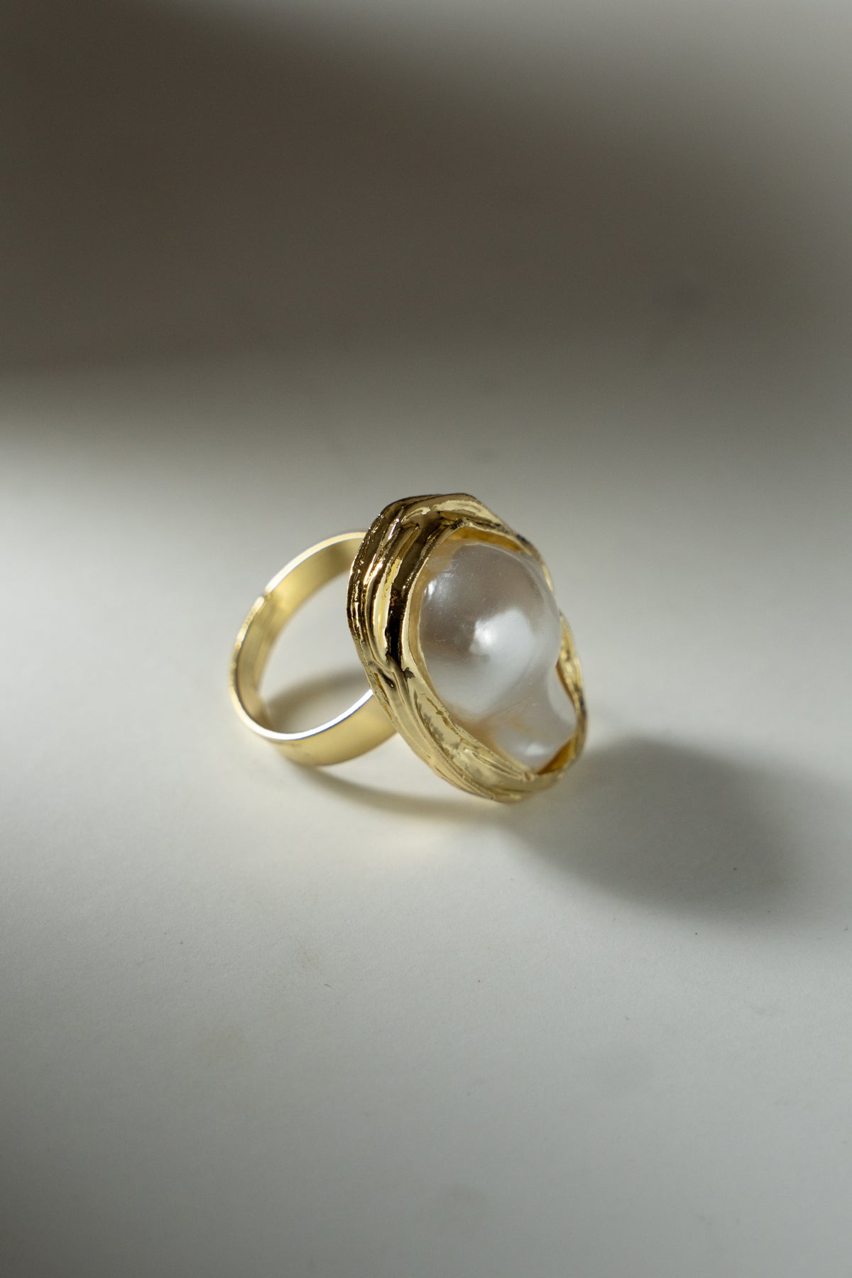 BAROQUE PEARL RING